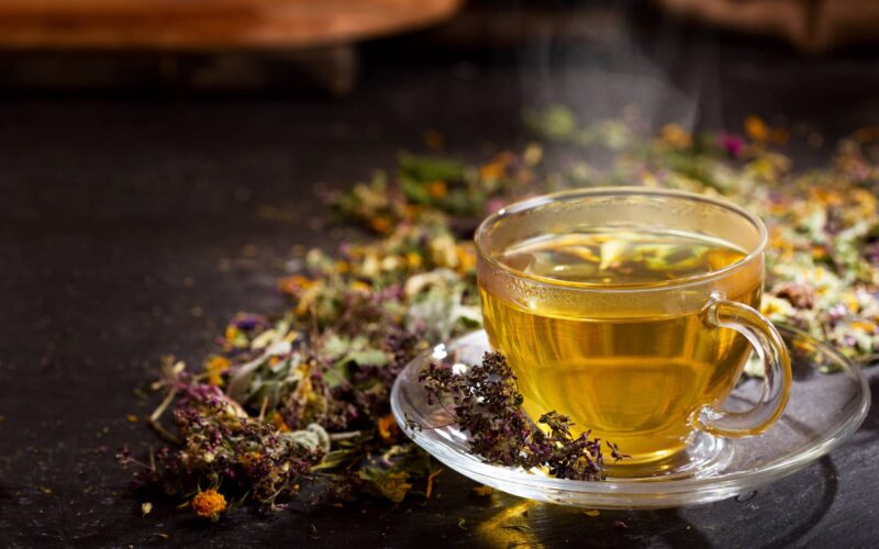 How to Make Herbal Tea at Home in Autumn and Winter