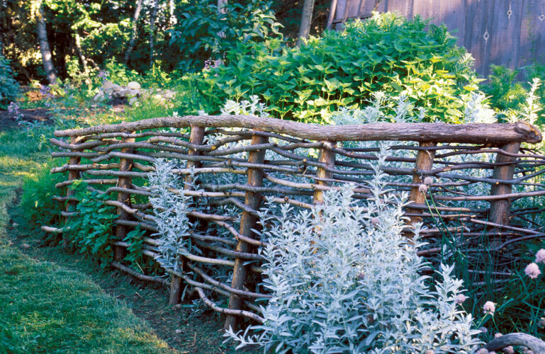 Stick Fence Ideas for Gardens